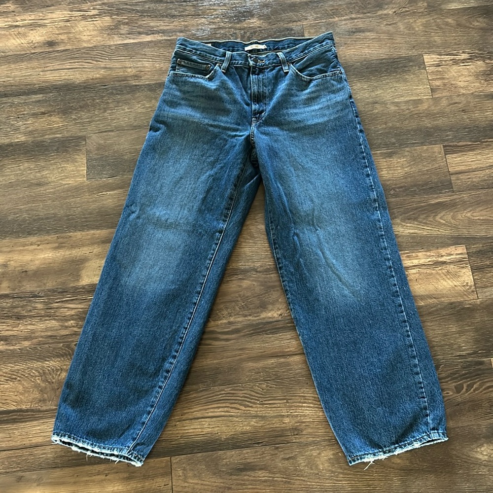 Levi’s baggy dad jeans